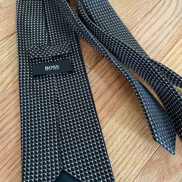 [Hugo Boss] men’s silk tie - Picture 3 of 5